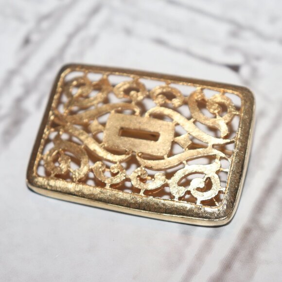 🌟🕊️💛 VINTAGE GOLD FILIGREE BROOCH · 1.75" WIDE - Picture 1 of 4